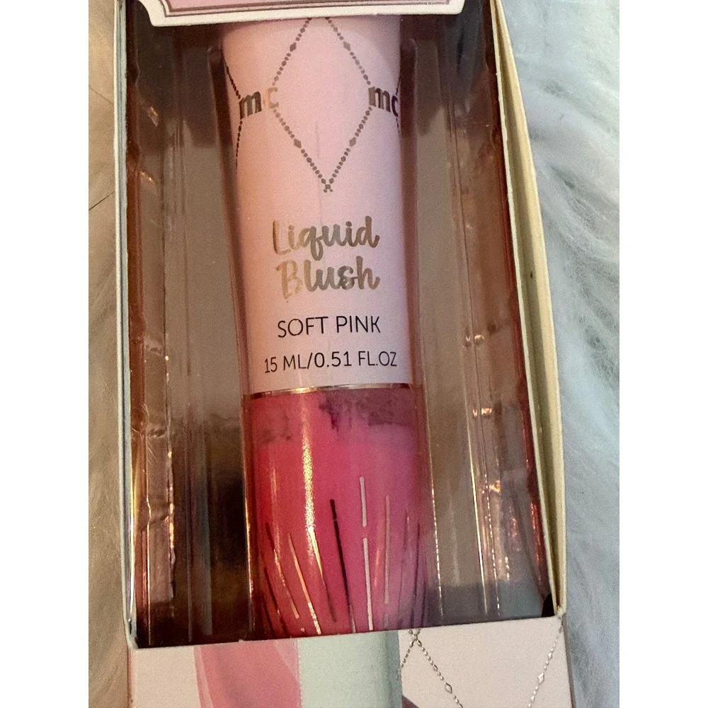 Marie Claire Paris Liquid Blush Soft Pink Cushion Tip Applicator 15ml 0.51oz NEW